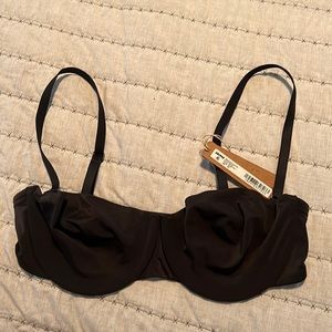 SKIMS NWT smoothing intimates strapless bra 34C